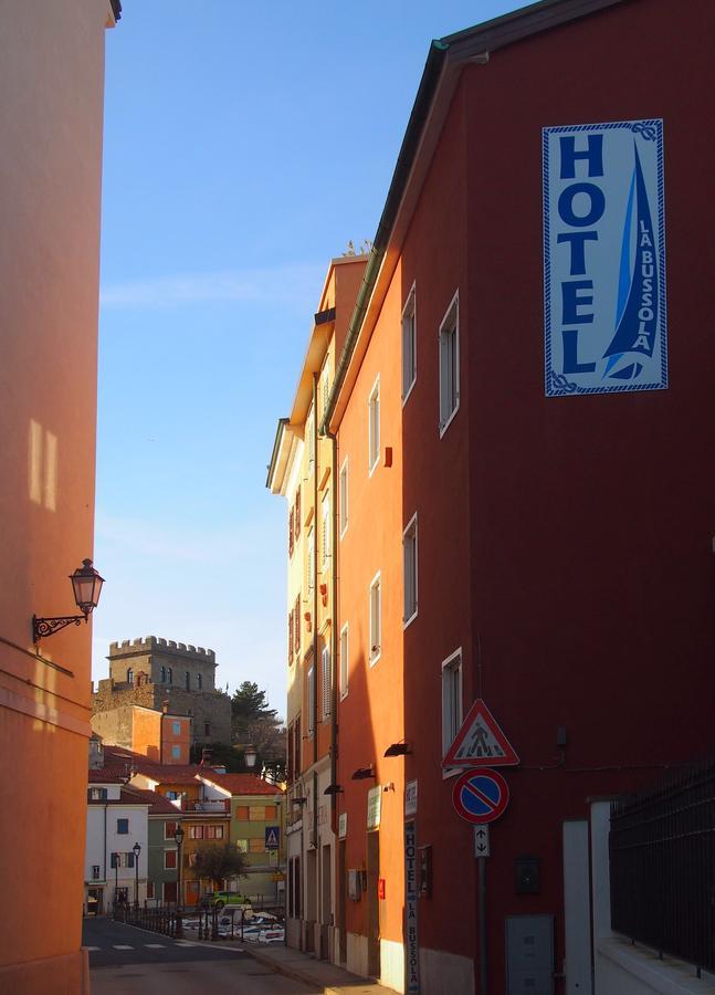 Hotel La Bussola Муджа Экстерьер фото